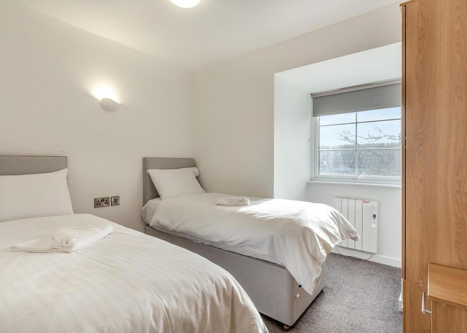 Lovely Ilfracombe Apartment 2 Bedrooms Num 3 Экстерьер фото